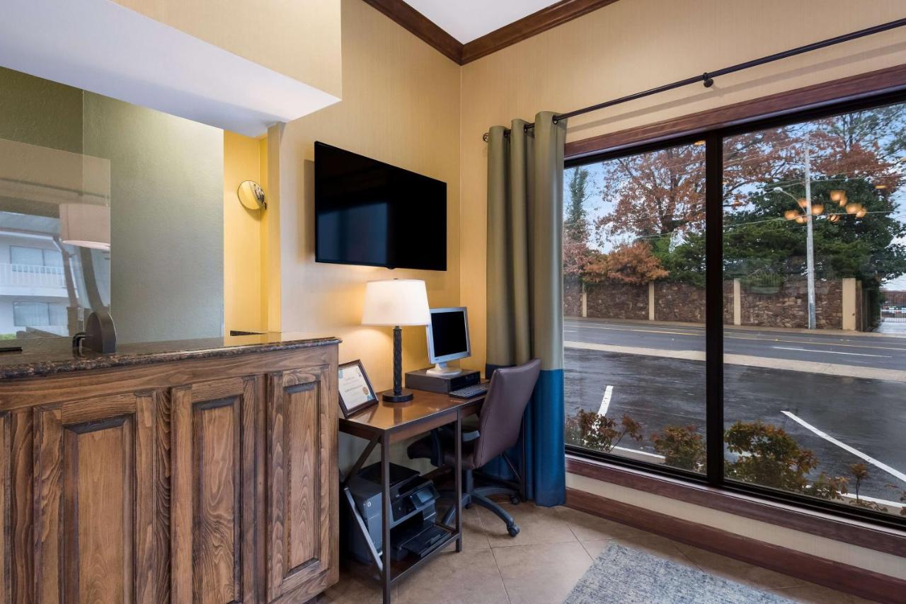 Best Western Winners Circle Hot Springs Eksteriør bilde