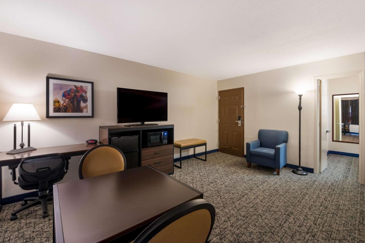 Best Western Winners Circle Hot Springs Eksteriør bilde