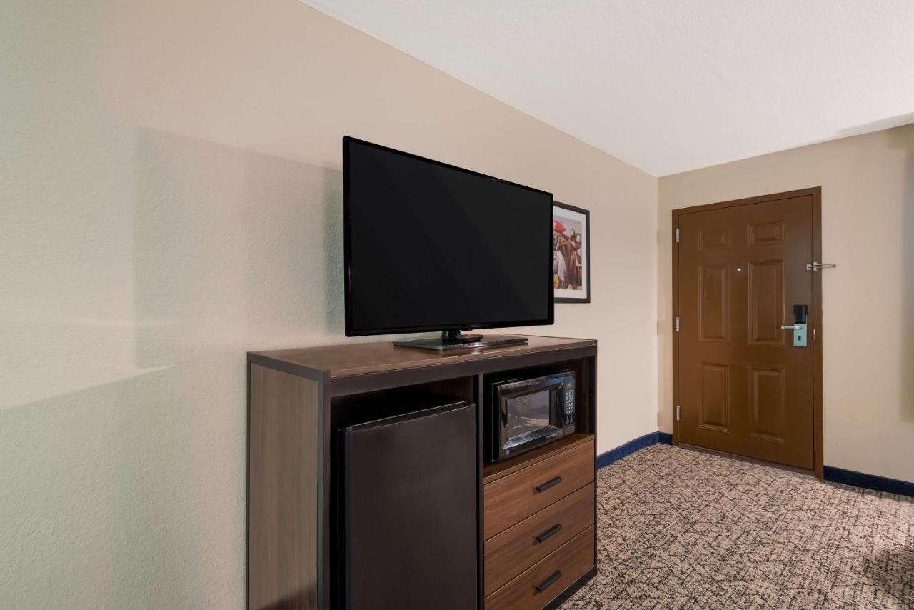Best Western Winners Circle Hot Springs Eksteriør bilde